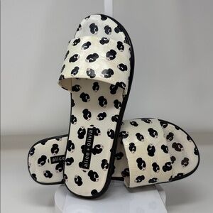 Alice + Olivia "Taleen" slide sandals with the "Stacey Face" print Size 8.5